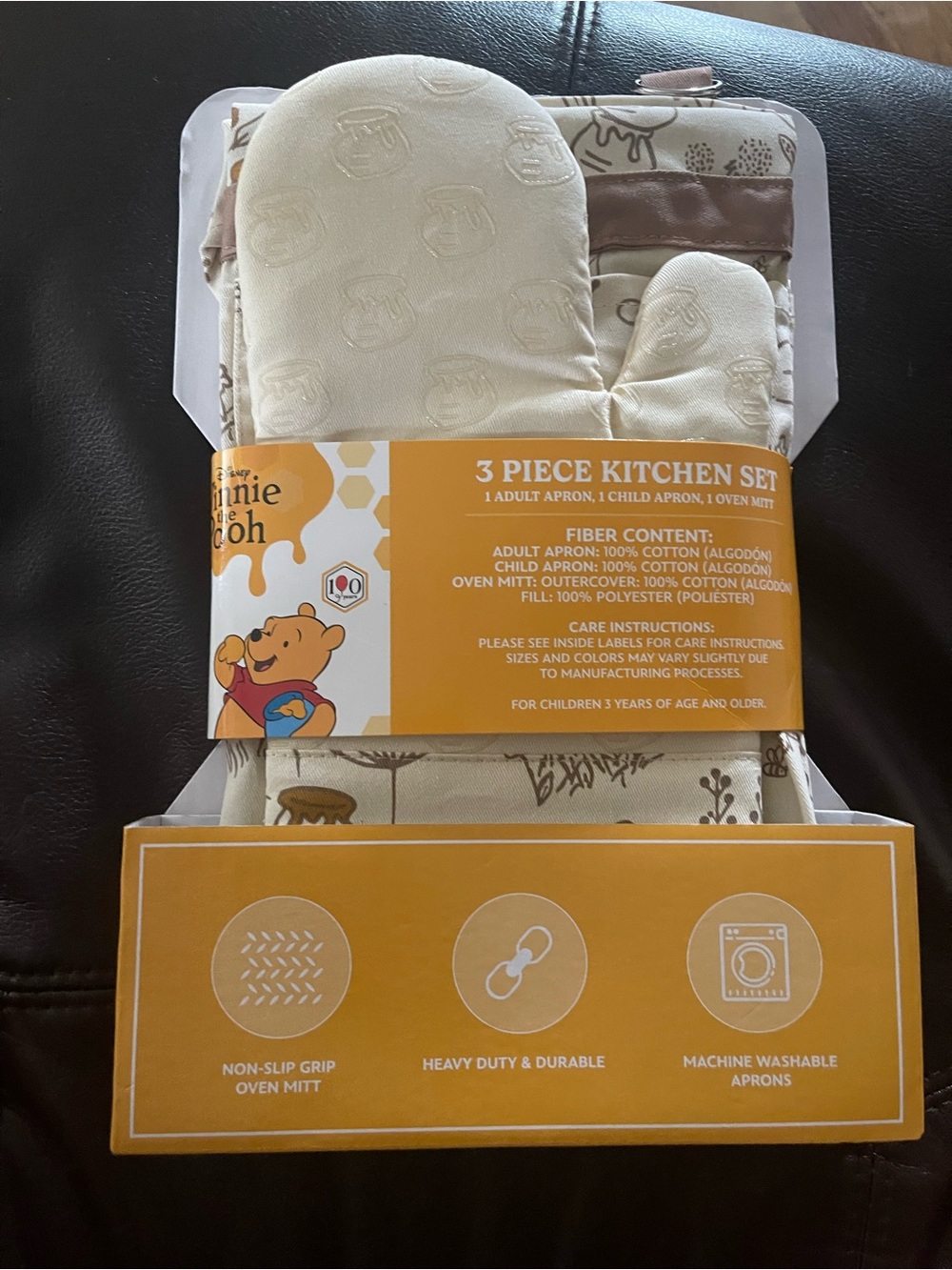 Disney Winnie the Pooh Apron 3-Piece Kitchen Set in Cream and Brown